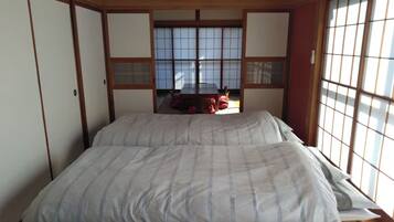 Classic House, 3 Bedrooms, City View | Iron/ironing board, free WiFi, bed sheets