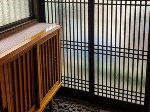 Interior entrance - Shiki House (Shiki)