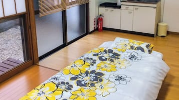 Classic House, 3 Bedrooms, City View | Iron/ironing board, free WiFi, bed sheets