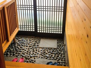 Interior entrance - Shiki House (Shiki)