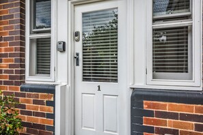 Exterior detail - Centennial Cottage 1 - Boorool, Cosy, walk to Bowral, close to wedding venues (Bowral)