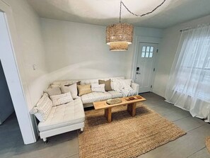 Living area - 253 Chic Boho Retreat BRAND NEW RENO (Erie)