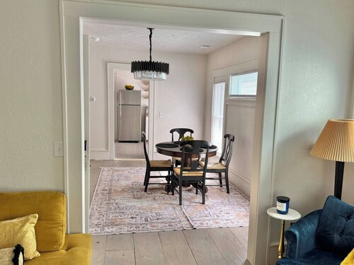 This apartment is a 2 bedroom(s), 1 bathrooms, located in Erie, PA.