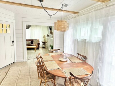257 Upper Midtown Boho St Vincent BRAND NEW RENO