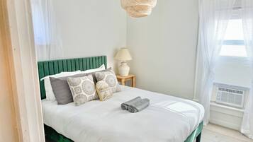 2 bedrooms, iron/ironing board, travel crib, free WiFi