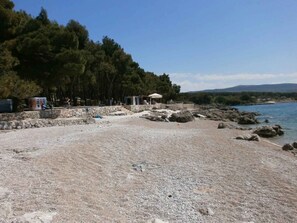Beach - Holiday apartment with balcony (Krk)