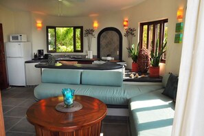 Smart TV, DVD player, video library - Spacious 4bd house in Sayulita with amazing views, Villa Buena Vista (Sayulita)