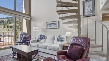 Apartamento, 1 habitación | Zona de estar | Una Smart TV