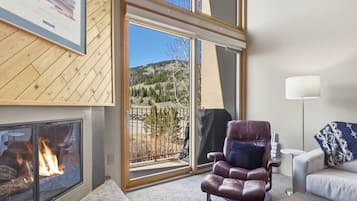 Condo, 1 Bedroom | Living area | Smart TV