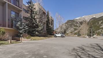 Condo, 1 Bedroom | Property grounds