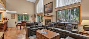 Cottage Golf Retreat- golf course, pet friendly, sleeps 8