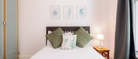 2 chambres, fer et planche Ă repasser, Wi-Fi, draps fournis