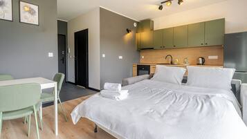 Iron/ironing board, WiFi, bed sheets