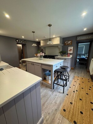 Interior - Charming Valley Farmhouse for up to 6 guests (Pontrhydyfen)