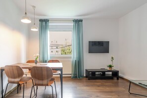 Dining - Mastalerza Spacious Apartment (Gliwice)