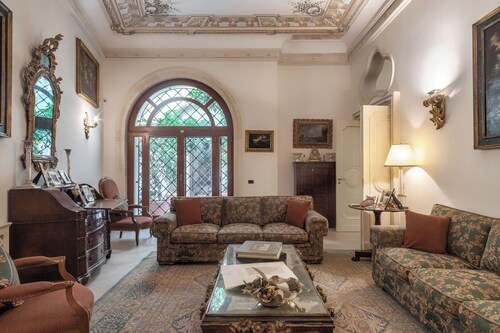 Villa Licea, Historic Palace In Lecce Centre
