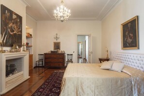 5 bedrooms, iron/ironing board, travel cot, WiFi