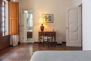 5 Schlafzimmer, Bügeleisen/Bügelbrett, Reisekinderbett, WLAN
