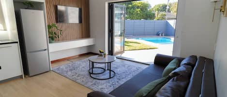 Habitación, 1 habitación, con acceso para personas discapacitadas, alberca privada | Sala de estar