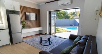 Room-luxurious Private Apartment With Po