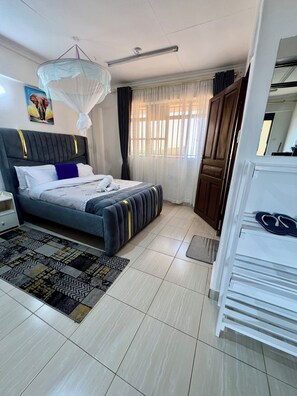 1 chambre, fer et planche à repasser, accès Internet