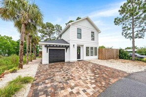 Exterior - Coastal Retreat - Private Pool - Easy Beach Access (Panama City Beach)
