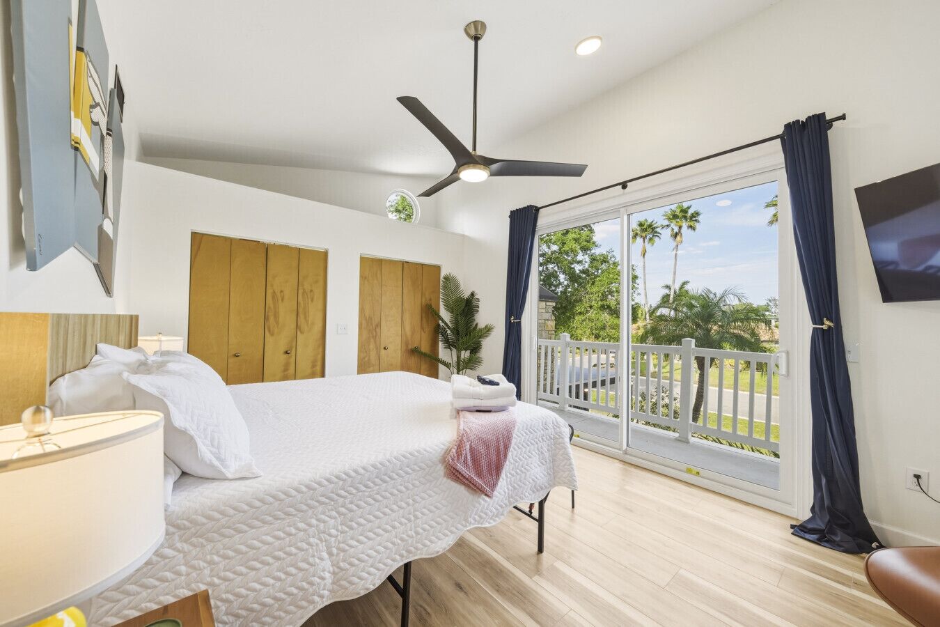 1 bedroom, desk, iron/ironing board, WiFi