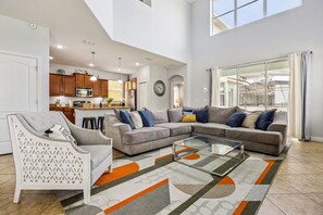 Smart TV, video games, DVD player, printers - 5 bed 5 bath Sleeps 10 Paradise Palm Resort 10 minutes to Disney Allows Pets (Kissimmee)