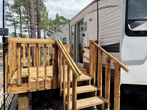 Cozy camper in charming Hampstead just 5 miles from Topsail Island