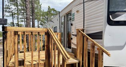 Cozy camper in charming Hampstead just 5 miles from Topsail Island