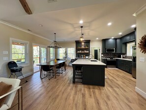 Fridge, microwave, oven, stovetop - Magnolia in the Mountains - Luxury 5 bedroom, hot tub, cov decks, spacious, gated community (Purlear)