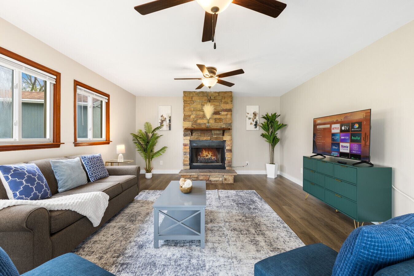 Open living area featuring clean décor and a relaxing vibe