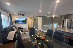 TV - Crystal Lake 4BR | Insurance & Repair Stays (Crystal Lake)