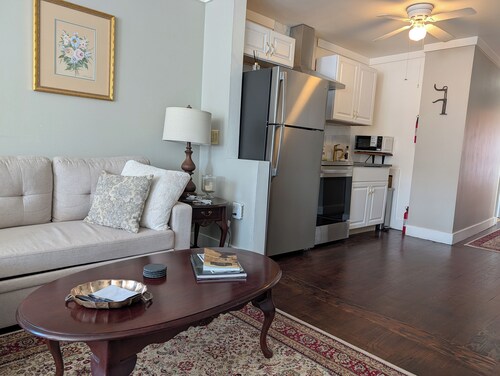 Cozy 1-bedroom apartment with AC in Cobleskill