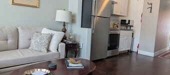 Charming Apartment Downtown Cobleskill
AC - Coffee Station - Good Night's Sleep