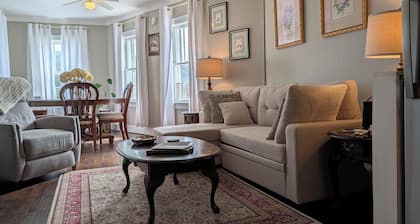 Charming Apartment Downtown Cobleskill
AC - Coffee Station - Good Night's Sleep
