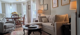 Charming Apartment Downtown Cobleskill
AC - Coffee Station - Good Night's Sleep