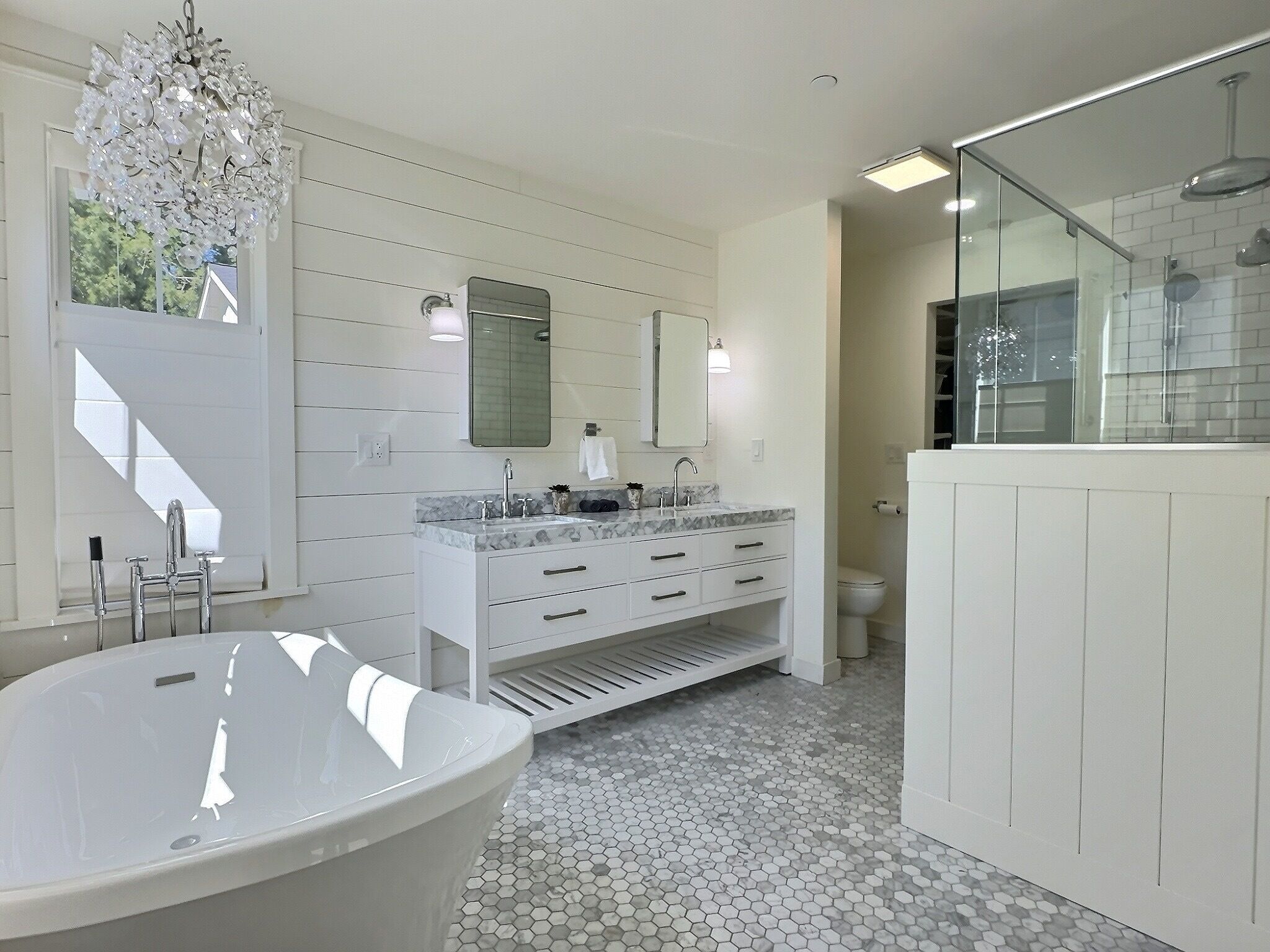 Family House | Bathroom