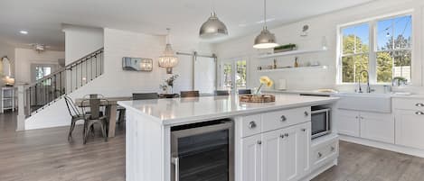 Family House | Private kitchen | Coffee/tea maker, electric kettle, toaster, blender