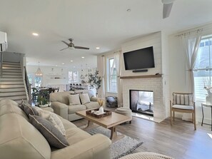 Family House | Living area | 55-inch Smart TV with digital channels, fireplace - Serene 5BR Farmhouse Retreat Shoreline (Shoreline)