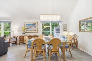 Dining - Windy Hill & Chill | Relaxing 4BR Coastal Escape (North Myrtle Beach)