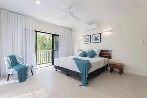 3 bedrooms, iron/ironing board, WiFi, bed sheets - Papaya Beach House - Port Douglas (Port Douglas)