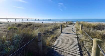 Coastal 1BR Retreat – Steps to New Brighton Beach