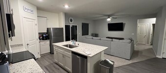 Very spacious 3-bedroom house in amazing Bakersfield with AC for relaxing stays