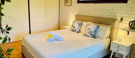 1 bedroom, WiFi, bed sheets