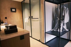 Chambre Standard avec lits jumeaux, vue colline | Salle de bain