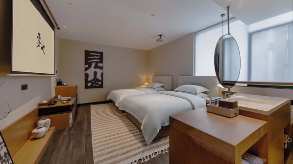 Chambre Standard avec lits jumeaux, vue colline | Vue de la chambre