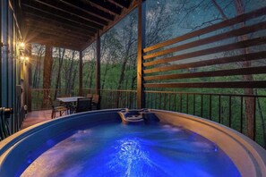 Terrace/patio - 2Miles to DTWN & GSMNP • 3 Pools • Theater •3Decks (Gatlinburg)
