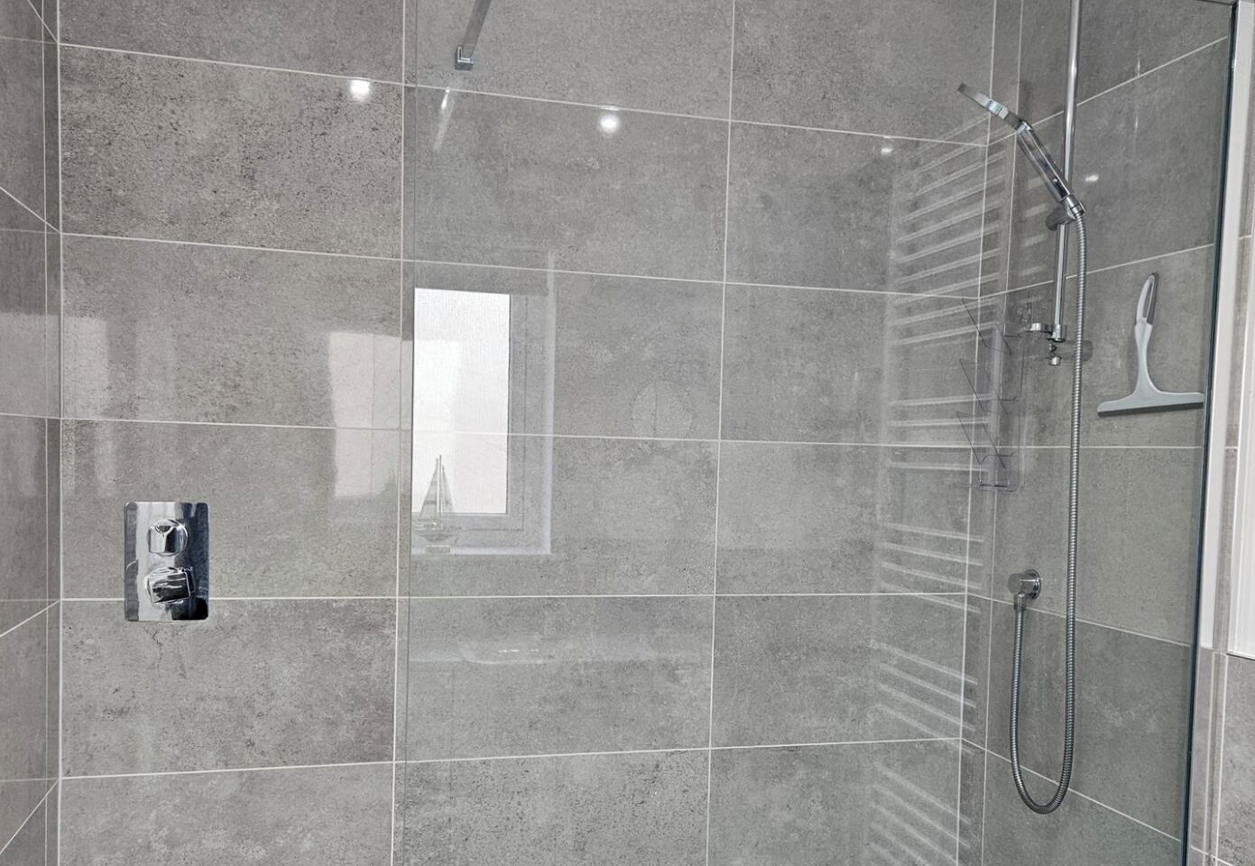Shower, towels