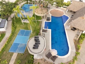 Pool - Spacious 5-bedroom townhome in serene Tondoroque with AC (Tondoroque)
